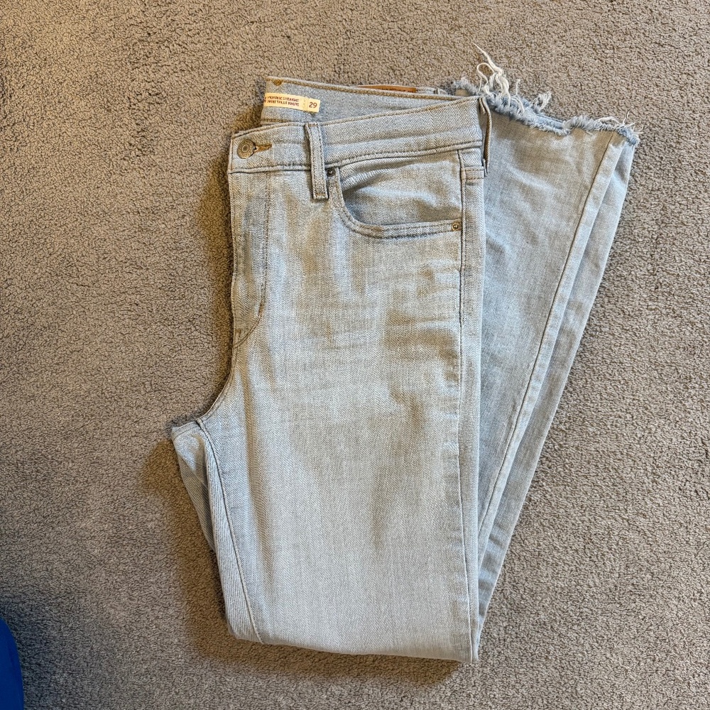 Levi’s 724 high rise straight denim jeans 29 light wash